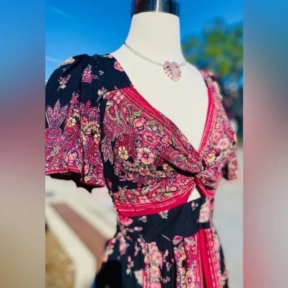 Angie Flowy Boho Butterfly Sleeve Floral Maxi Dress size medium NWT - Picture 2 of 5